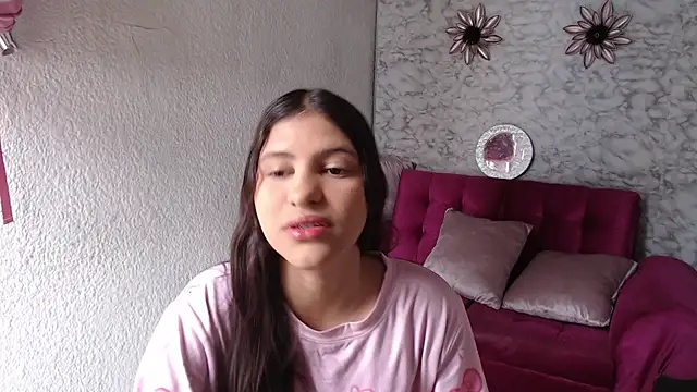 Snapshot of Evagirl69 chatting on 05-21-26, 12:13 Evagirl69 online show from 05-21-26, 12:13