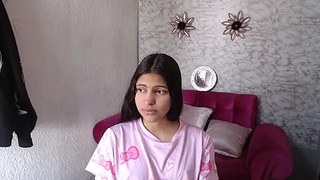 Snapshot of Evagirl69 chatting on 04-27-26, 12:36 Evagirl69 online show from 04-27-26, 12:36