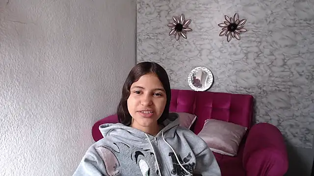 Snapshot of Evagirl69 chatting on 04-24-26, 12:18 Evagirl69 online show from 04-24-26, 12:18