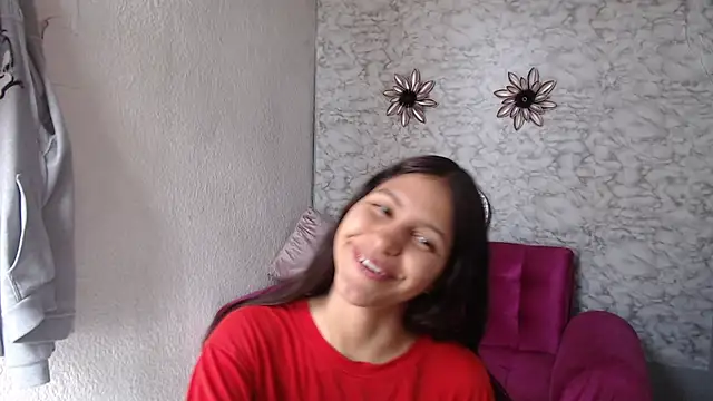 Snapshot of Evagirl69 chatting on 04-20-26, 12:19 Evagirl69 online show from 04-20-26, 12:19