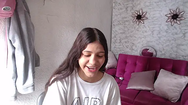 Evagirl69 online show from 06-18-26, 12:32