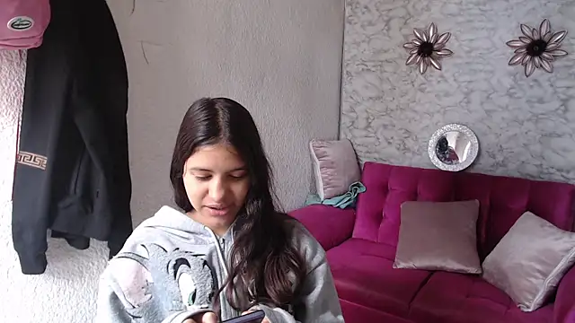 Evagirl69 online show from 06-17-26, 12:15