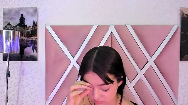 Snapshot of scarletross_ chatting on 02-24-26, 01:56 scarletross online show from 02-24-26, 01:56