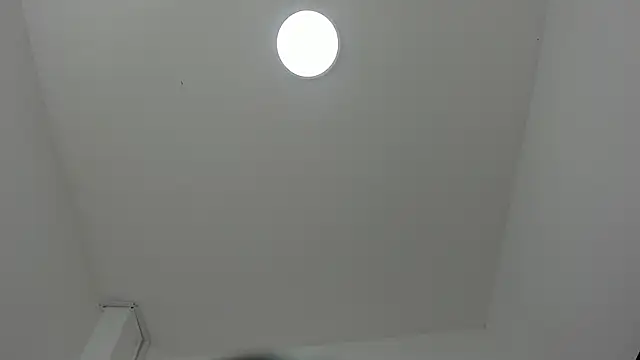 Snapshot of scarletross_ chatting on 02-21-26, 03:03 scarletross online show from 02-21-26, 03:03