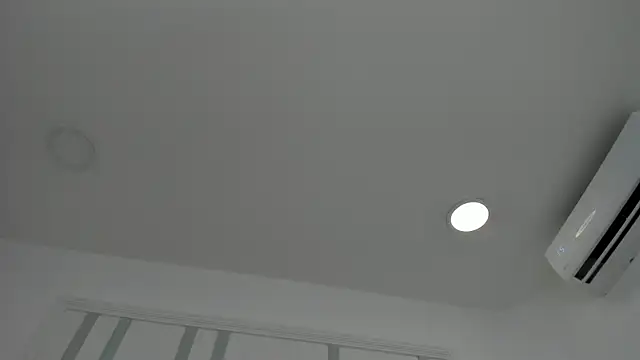 Snapshot of scarletross_ chatting on 02-28-26, 11:21 scarletross online show from 02-28-26, 11:21