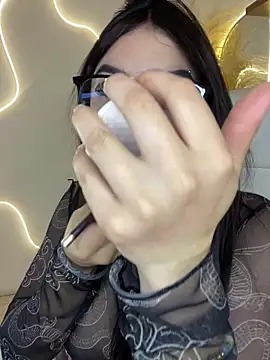 Zoe Serrat online show from 12-01-25, 12:39