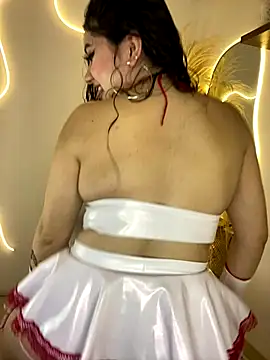 Zoe Serrat online show from 10-30-25, 01:09