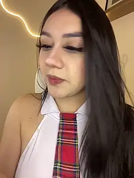 Zoe Serrat online show from 12-14-25, 01:39