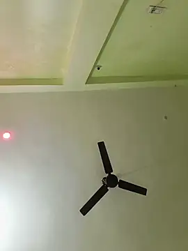 vardh033 online show from 10-31-25, 06:21