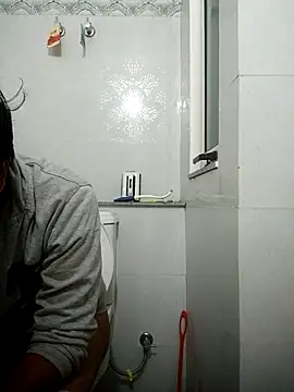 vardh033 online show from 03-25-26, 02:44