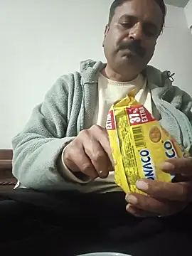 vardh033 online show from 12-17-25, 05:40