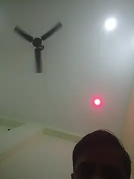 vardh033 online show from 10-18-25, 06:43