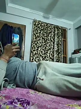 vardh033 online show from 02-19-26, 11:45