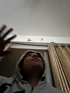 vardh033 online show from 03-18-26, 02:08