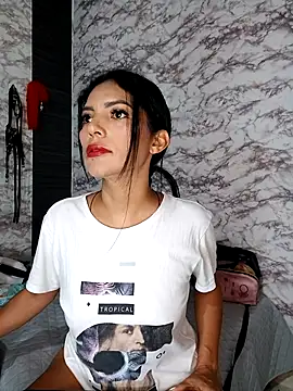 Snapshot of AlisSon__hot chatting on 09-13-25, 10:37 AlisSon  hot online show from 09-13-25, 10:37