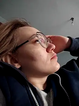 AlisaWyn online show from 01-18-26, 04:05