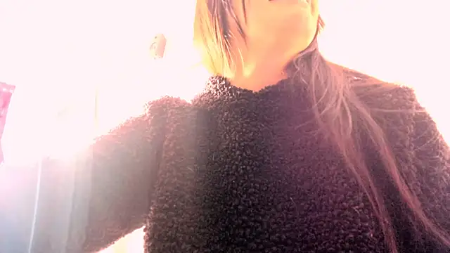 Snapshot of scarletr_red chatting on 09-28-25, 05:20 scarletr red online show from 09-28-25, 05:20