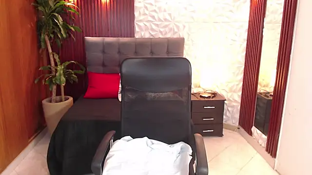 Snapshot of veronica_em1 chatting on 07-01-26, 12:49 veronica em1 online show from 07-01-26, 12:49
