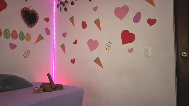 MiaCollinssx online show from 04-07-26, 05:15