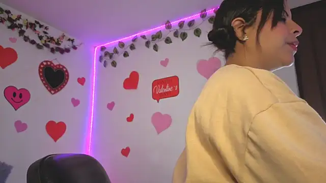 MiaCollinssx online show from 02-19-26, 12:57