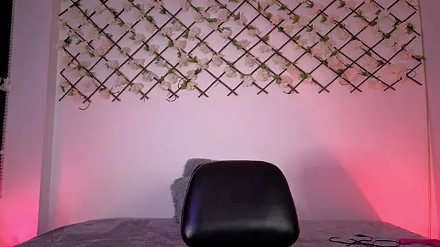 MiaCollinssx online show from 10-06-25, 05:13