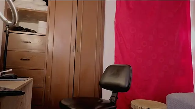 MiaCollinssx online show from 05-20-26, 02:03