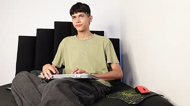 alexmark  online show from 10-06-25, 01:23