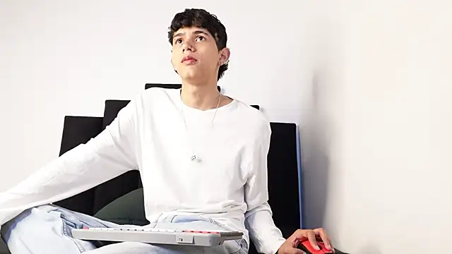 alexmark  online show from 10-21-25, 01:43