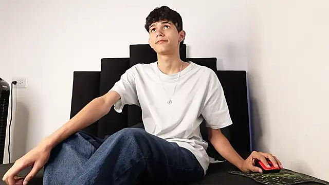 alexmark  online show from 10-17-25, 05:26