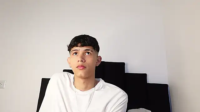 alexmark  online show from 09-26-25, 01:51