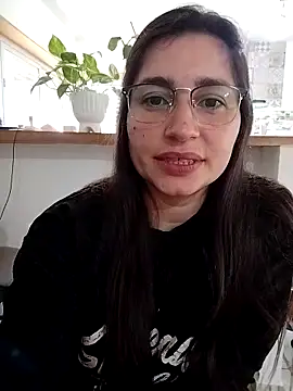 Snapshot of LolatuMiel chatting on 09-19-25, 01:59 LolatuMiel online show from 09-19-25, 01:59