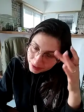 Snapshot of LolatuMiel chatting on 10-28-25, 09:58 LolatuMiel online show from 10-28-25, 09:58