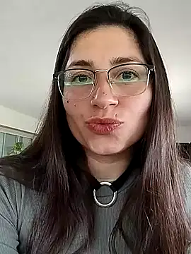 Snapshot of LolatuMiel chatting on 09-12-25, 02:17 LolatuMiel online show from 09-12-25, 02:17