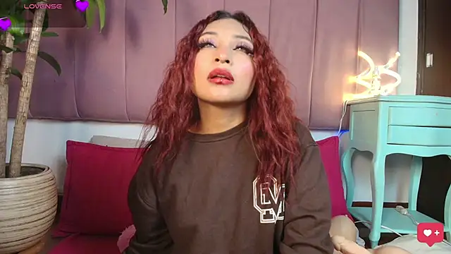 Naiaa Cruz online show from 02-17-26, 07:11