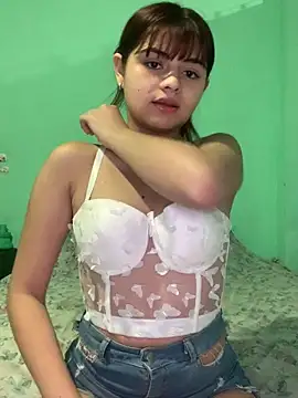 Snapshot of You_dirty_girl18 chatting on 09-28-25, 03:35 You dirty girl18 online show from 09-28-25, 03:35