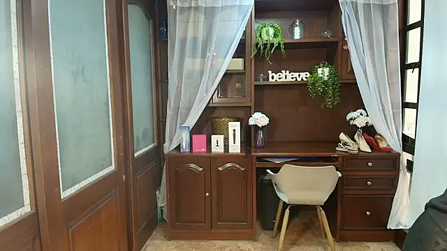 Snapshot of SexyRachel_ chatting on 05-20-26, 12:24 SexyRachel online show from 05-20-26, 12:24