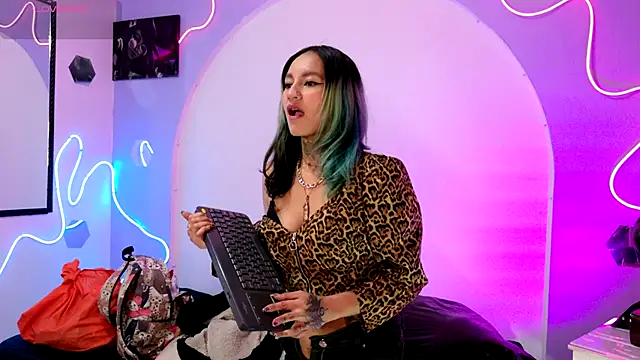Snapshot of Lilith_morgan01 chatting on 10-21-25, 11:42 Lilith morgan01 online show from 10-21-25, 11:42