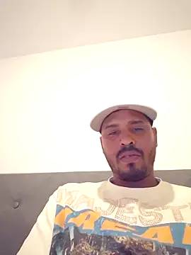 Snapshot of Danypeluche chatting on 11-15-25, 09:08 Danypeluche online show from 11-15-25, 09:08