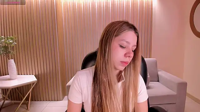 Snapshot of TiffannySins chatting on 07-11-26, 04:24 TiffannySins online show from 07-11-26, 04:24