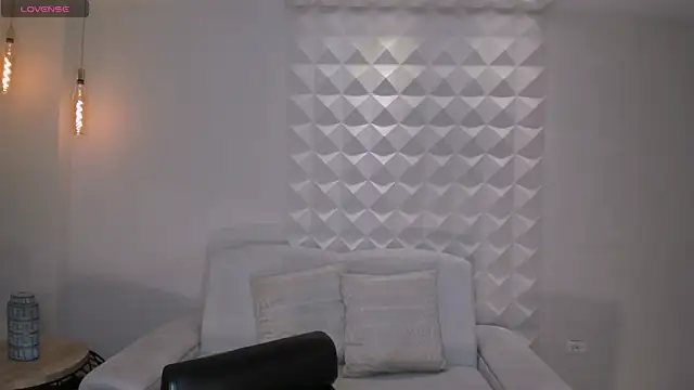 Snapshot of TiffannySins chatting on 07-12-26, 05:58 TiffannySins online show from 07-12-26, 05:58