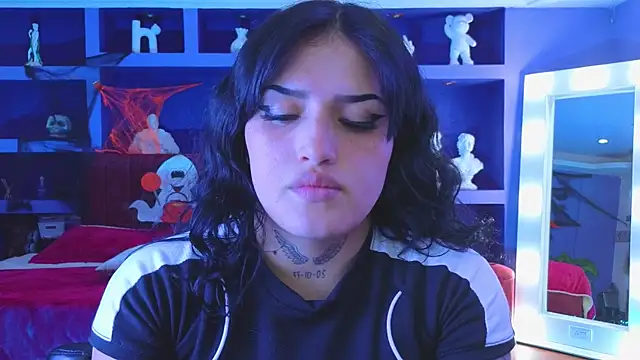 sari belle online show from 10-30-25, 04:11