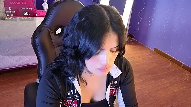 sari belle online show from 11-24-25, 08:53