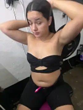 Luciaparker03 online show from 06-12-26, 12:58