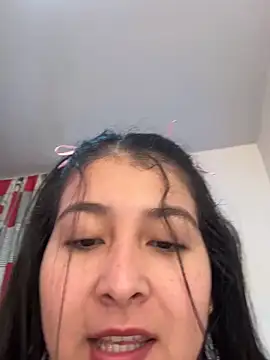 Snapshot of evelyn_1702 chatting on 10-13-25, 08:32 evelyn 1702 online show from 10-13-25, 08:32