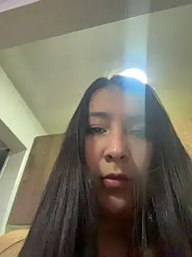Snapshot of evelyn_1702 chatting on 06-26-26, 06:36 evelyn 1702 online show from 06-26-26, 06:36