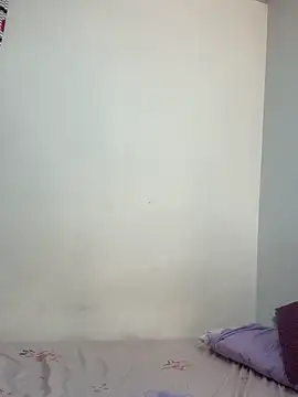 Snapshot of evelyn_1702 chatting on 10-19-25, 06:21 evelyn 1702 online show from 10-19-25, 06:21