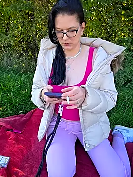 Snapshot of Swiss_Lady chatting on 10-18-25, 12:07 Swiss Lady online show from 10-18-25, 12:07