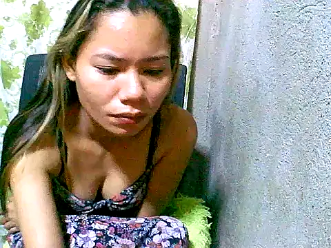 Snapshot of Sweeetgurll chatting on 09-20-25, 12:37 Sweeetgurll online show from 09-20-25, 12:37