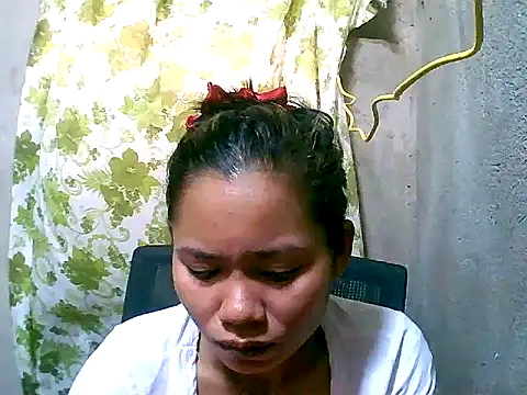 Snapshot of Sweeetgurll chatting on 10-17-25, 01:31 Sweeetgurll online show from 10-17-25, 01:31