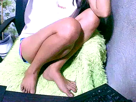 Snapshot of Sweeetgurll chatting on 09-18-25, 01:19 Sweeetgurll online show from 09-18-25, 01:19